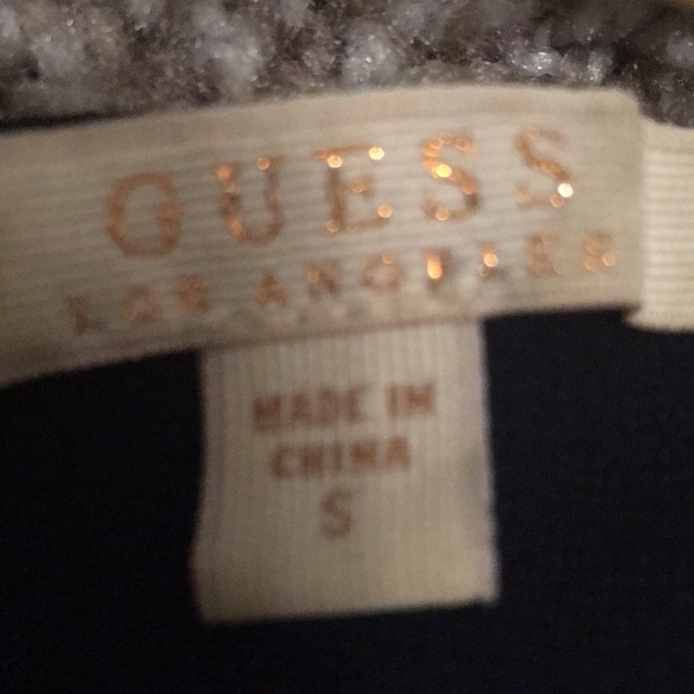 Guess - Picture 3 of 4
